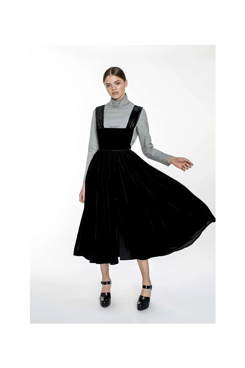 bolot-dress-grace-velvet-black-wickelrock-kleid-aus-samt image 1
