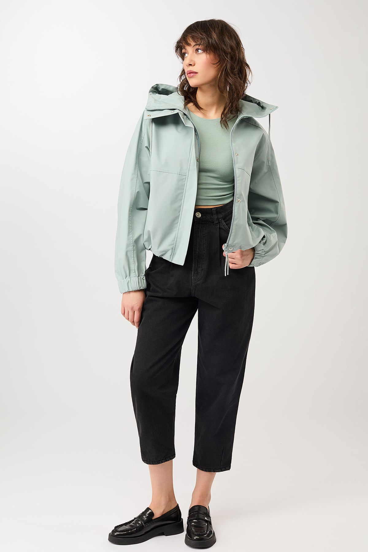 langerchen-kurze-regenjacke-mit-rei-verschlusstasche-flow-regenjacke image 5