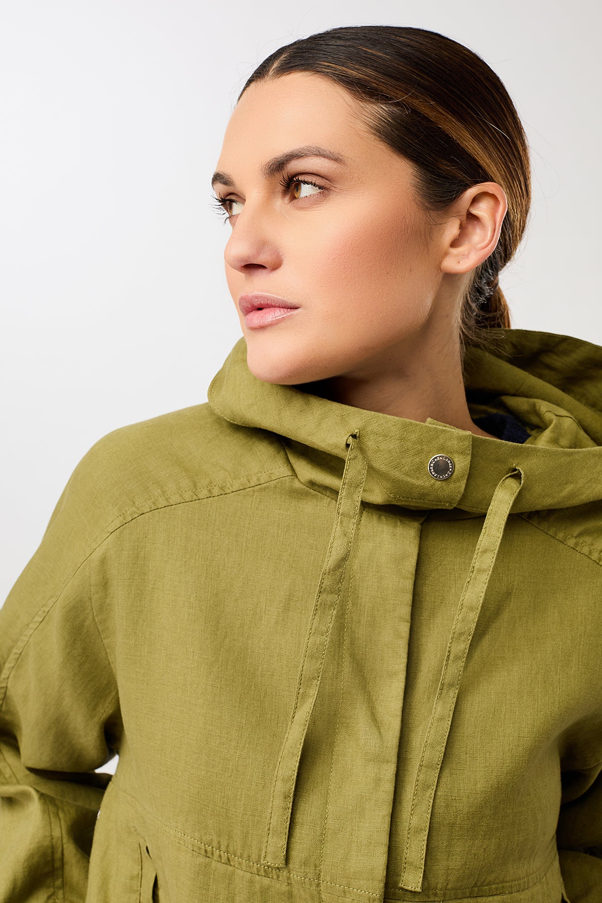 langerchen-lockere-jacke-mit-kordelzug-kapuze-green-olive image 2