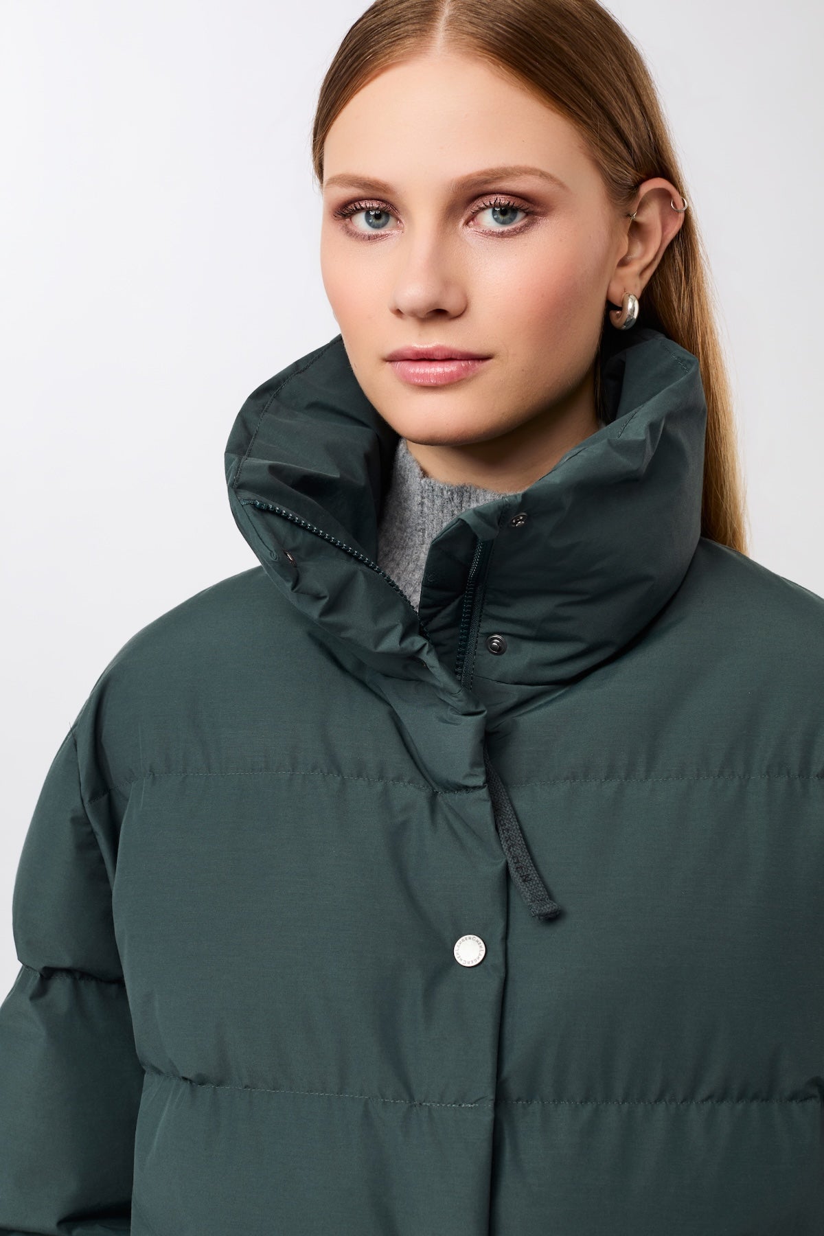 langerchen-jacke-mit-stehkragen-aus-eco-daune-fir image 5