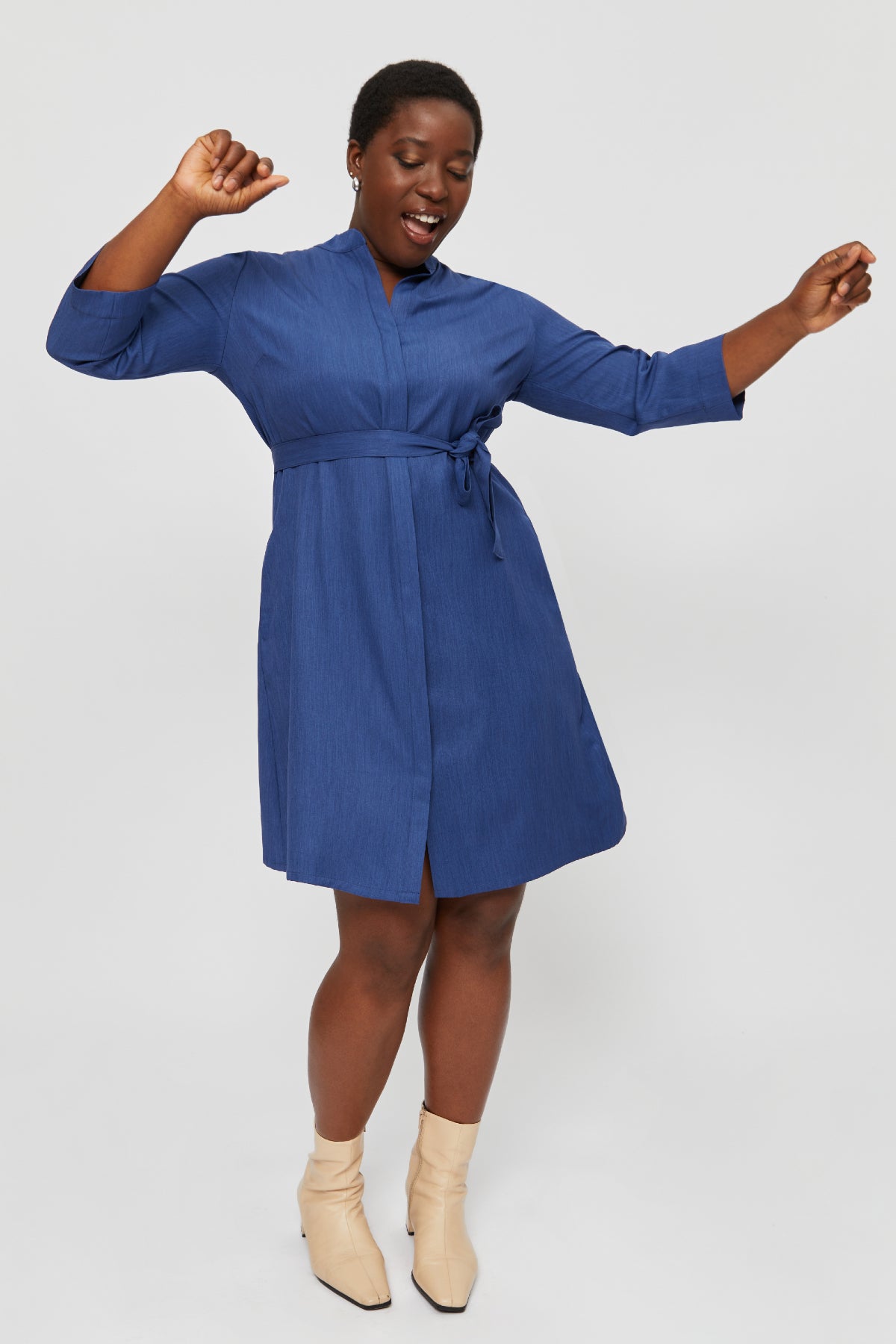 ayani-lidia-hemdkleid-classic-blue-3-4-rmel image 2