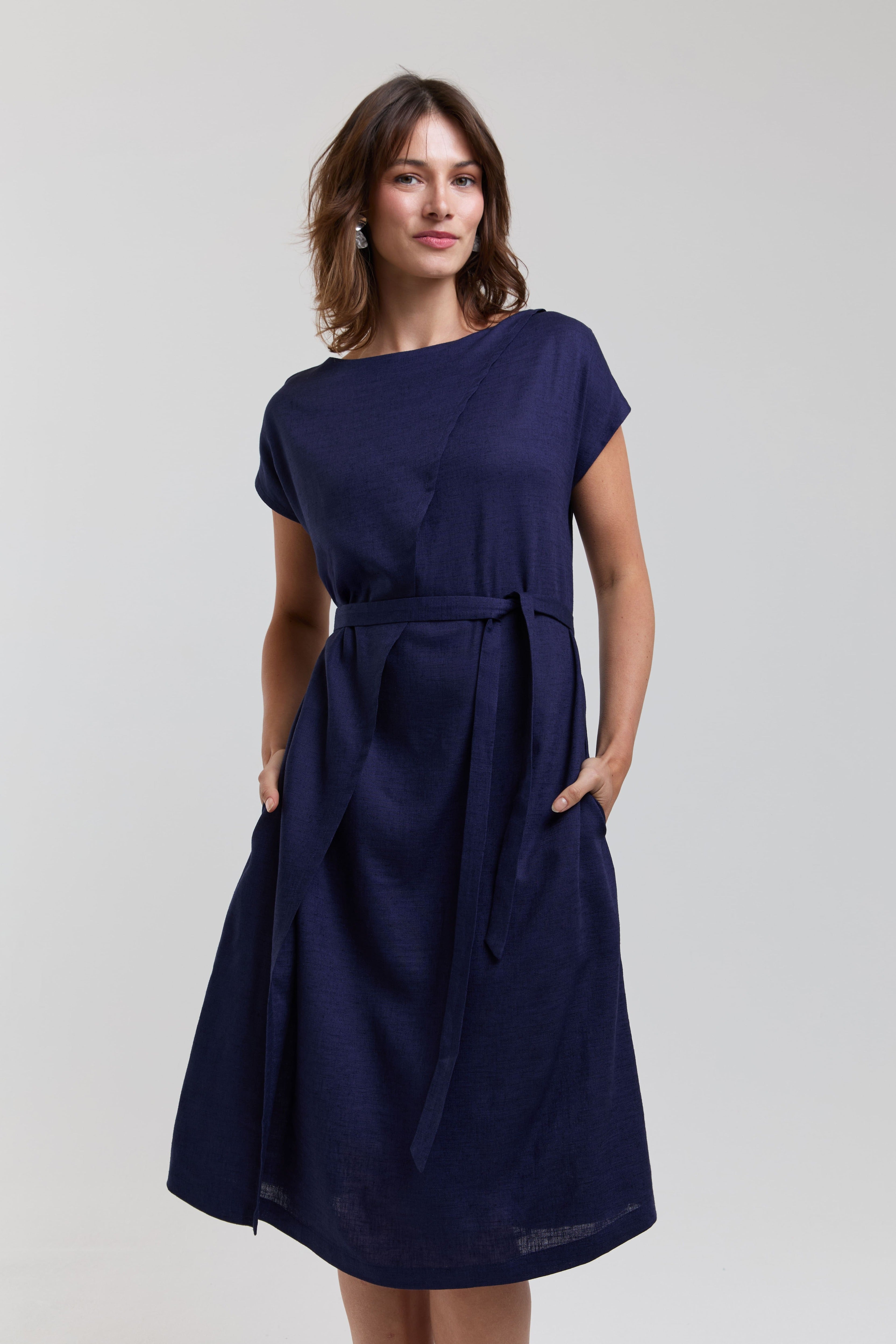 ayani-julia-elegantes-midi-kleid-mit-tailleng-rteln-in-dunkelblau image 6