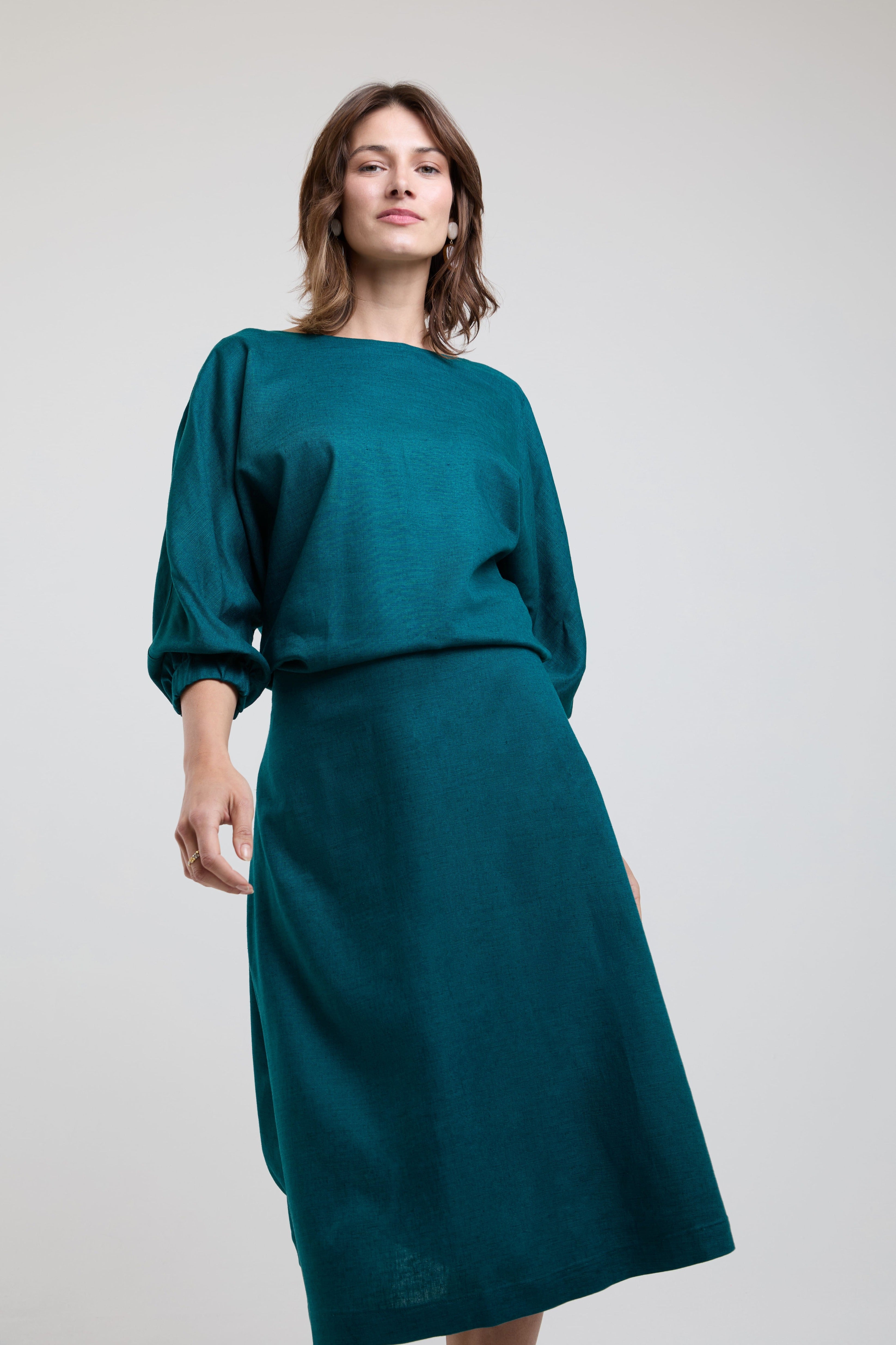 ayani-andrea-midi-dress-mit-langarm-und-verstellbarer-taille-in-gr-n image 2