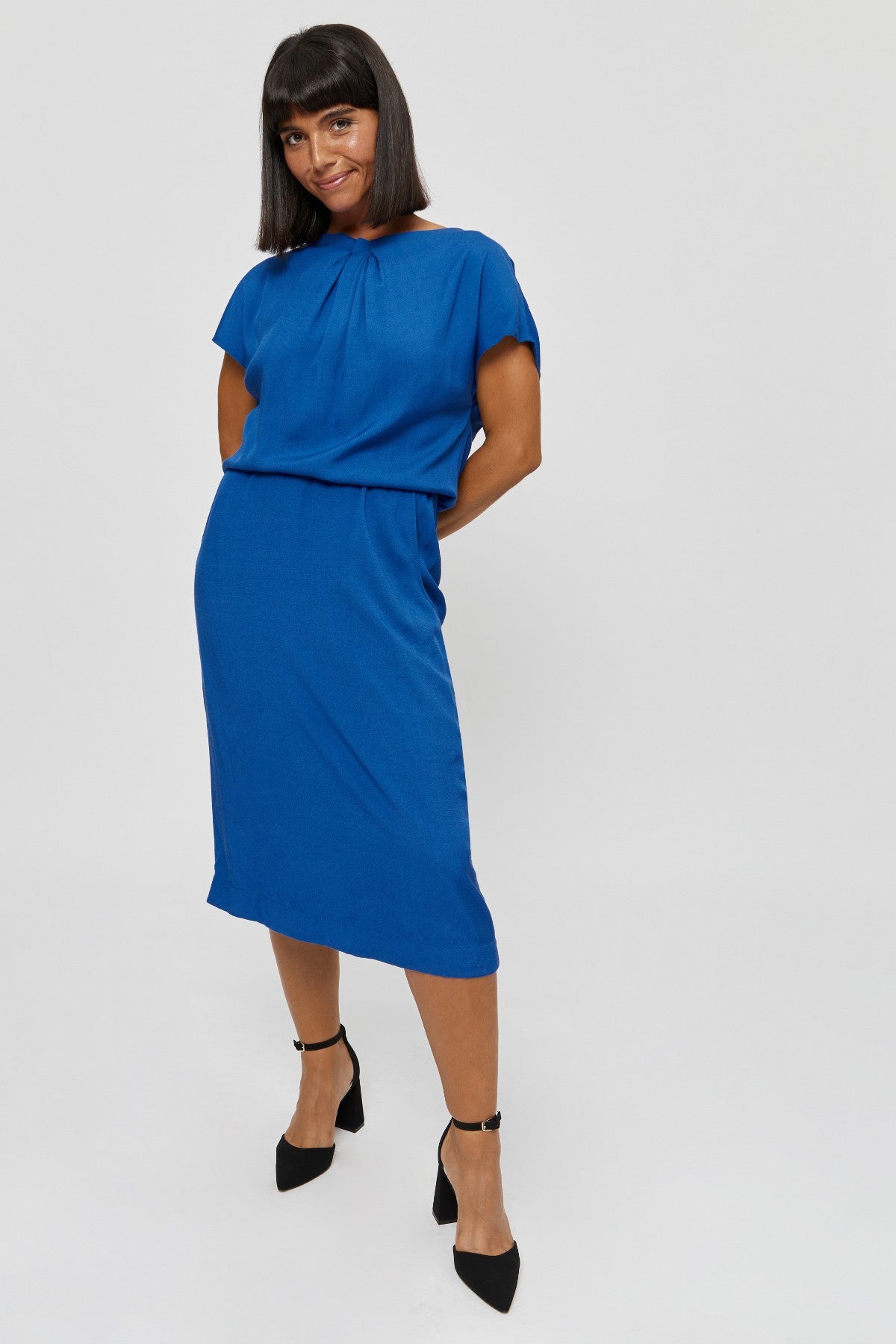ayani-amy-midi-kleid-mit-bleistiftrock-in-classic-blue image 1