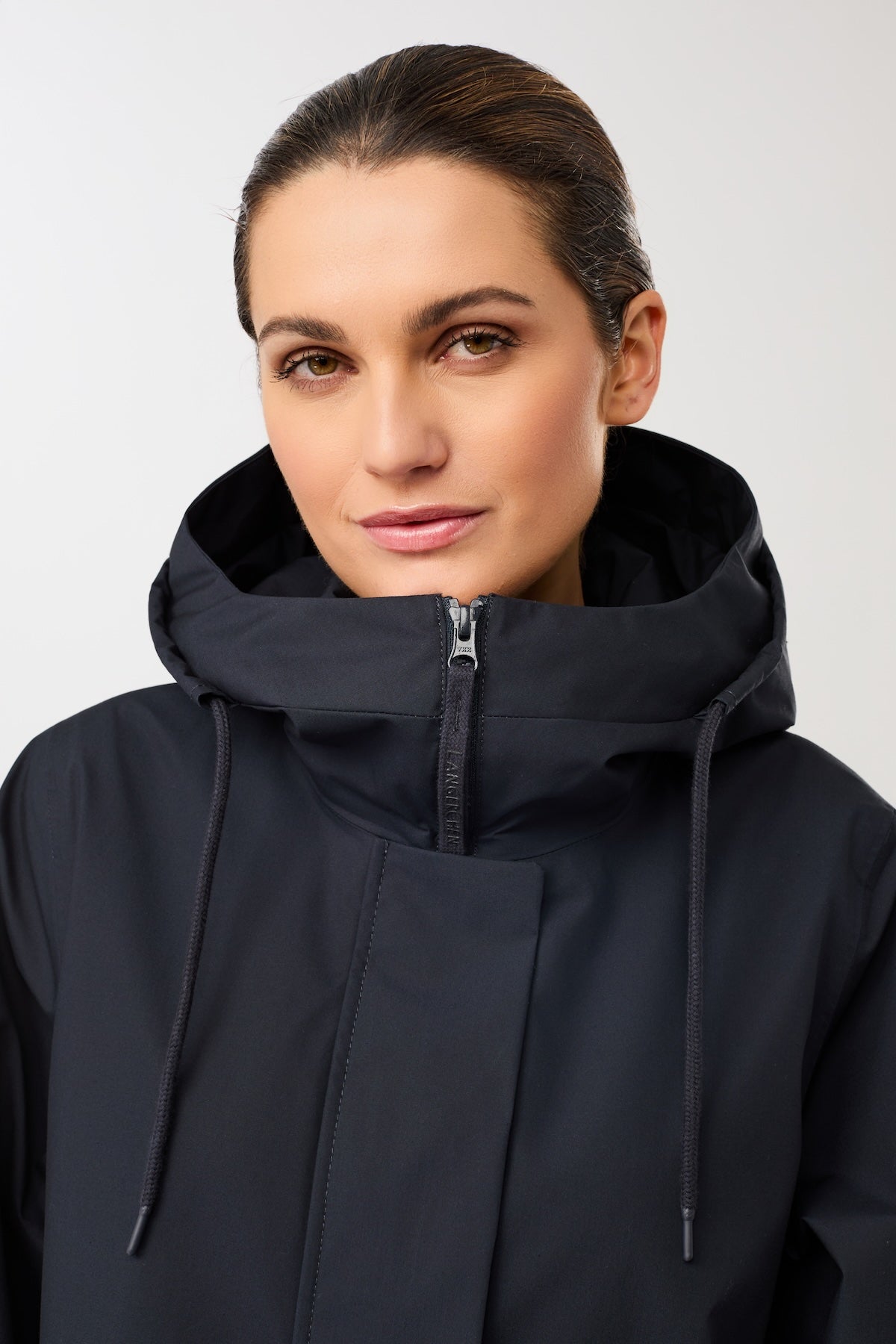 langerchen-langer-parka-mit-leistentasche-parka-navy image 3