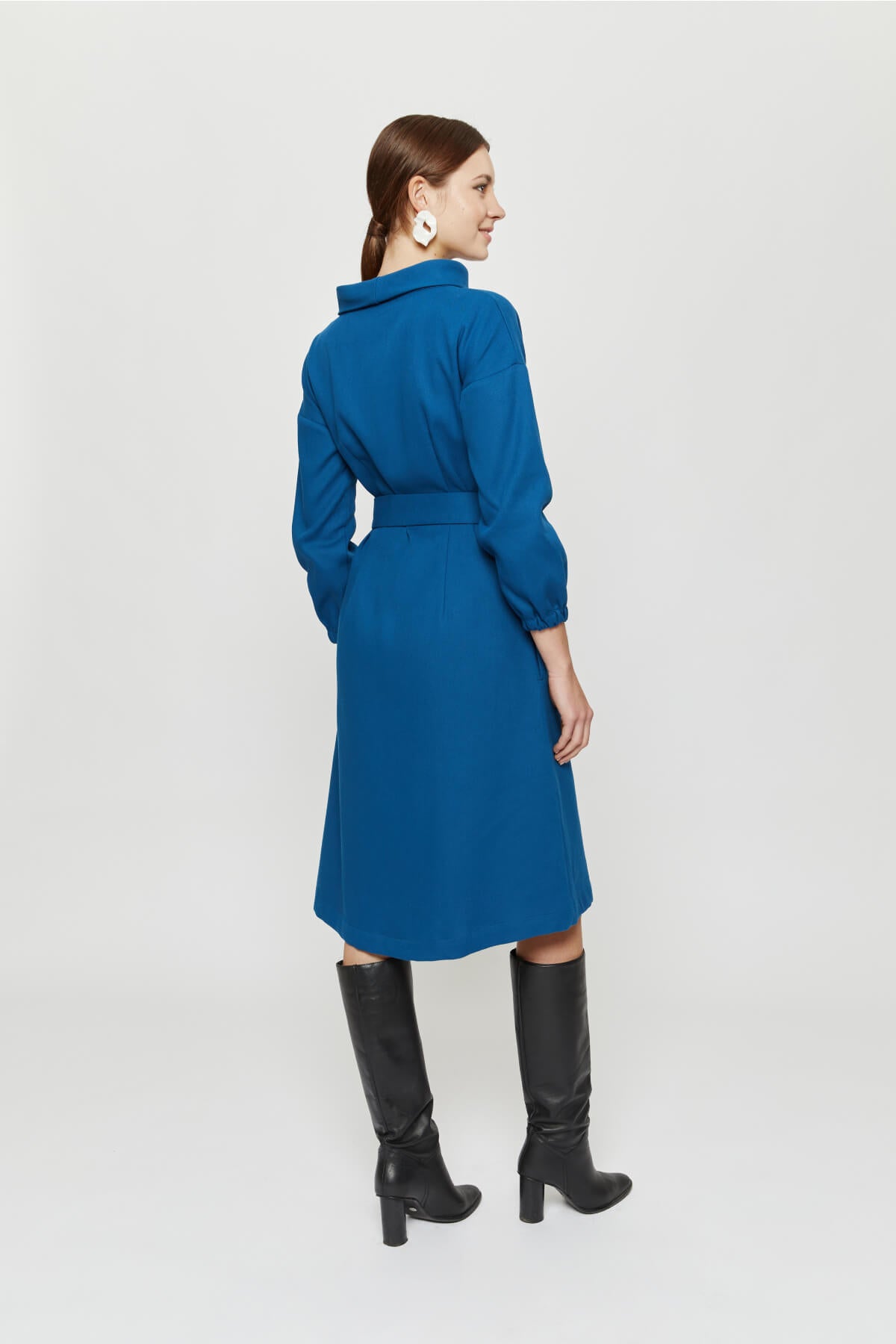 ayani-amalia-midi-winterkleid-mit-hohem-rundhals-in-petrolblau image 6