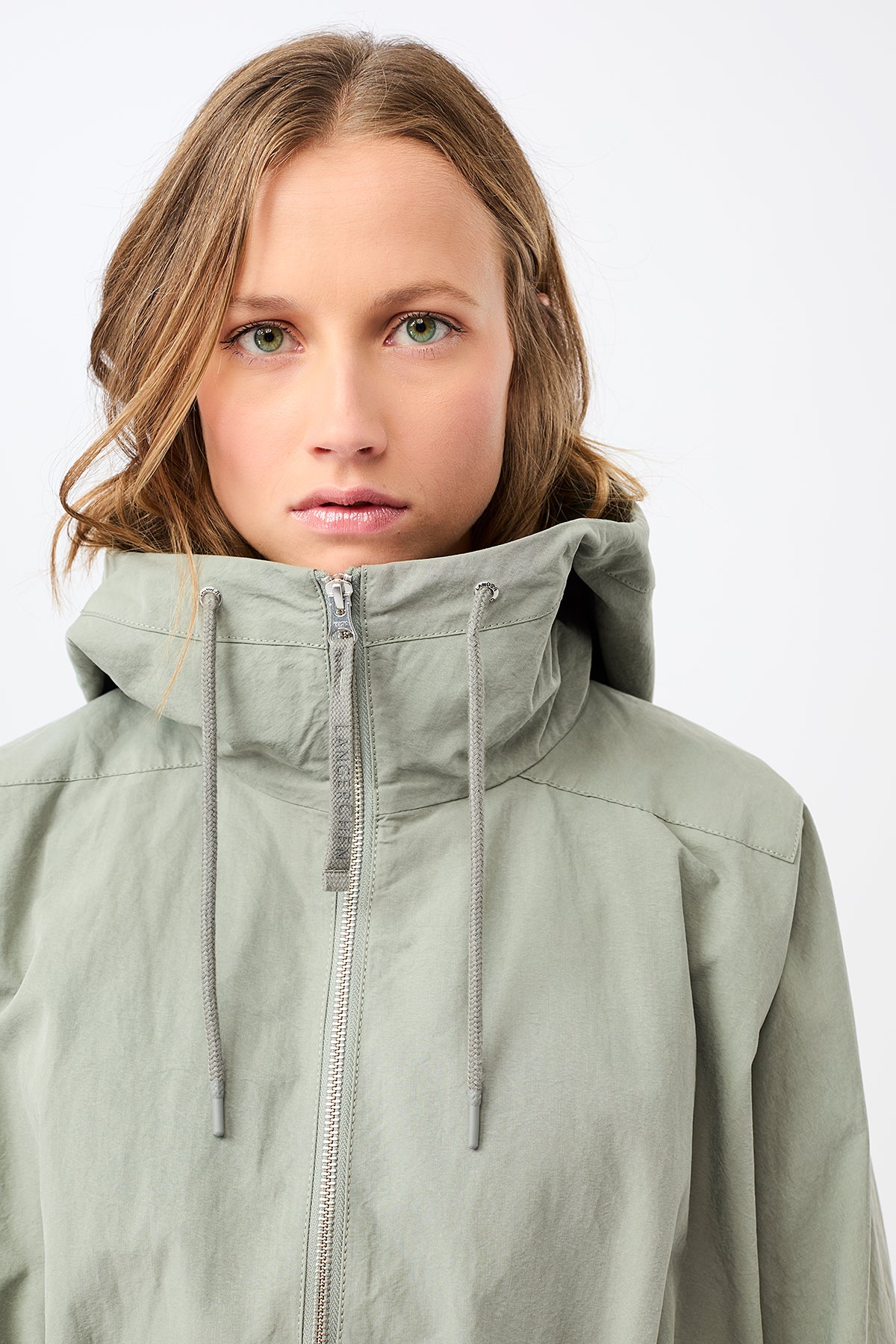 langerchen-shadow-langer-parka-mit-druckkn-pfen-und-rmelaufschlag image 5
