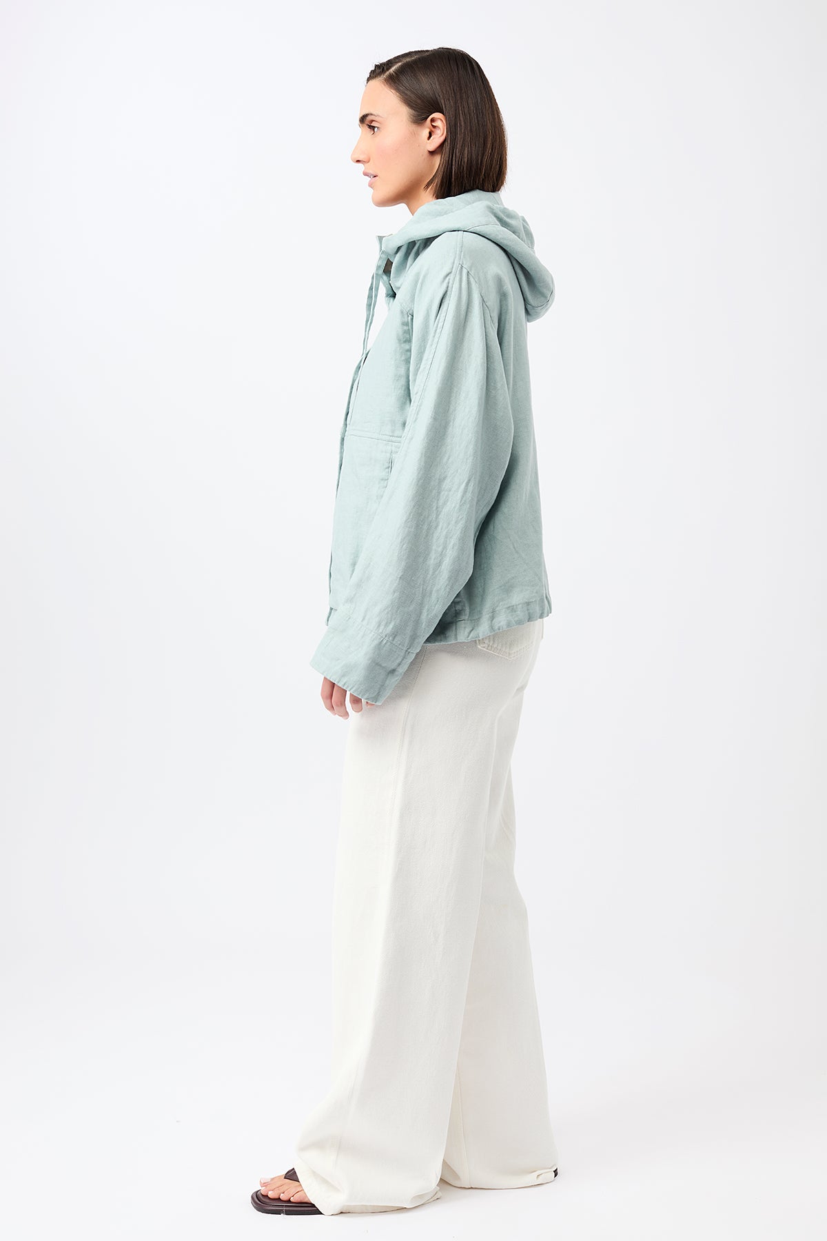 langerchen-flow-lockere-jacke-mit-kordelzug-kapuze-kurze-leinenjacke image 2