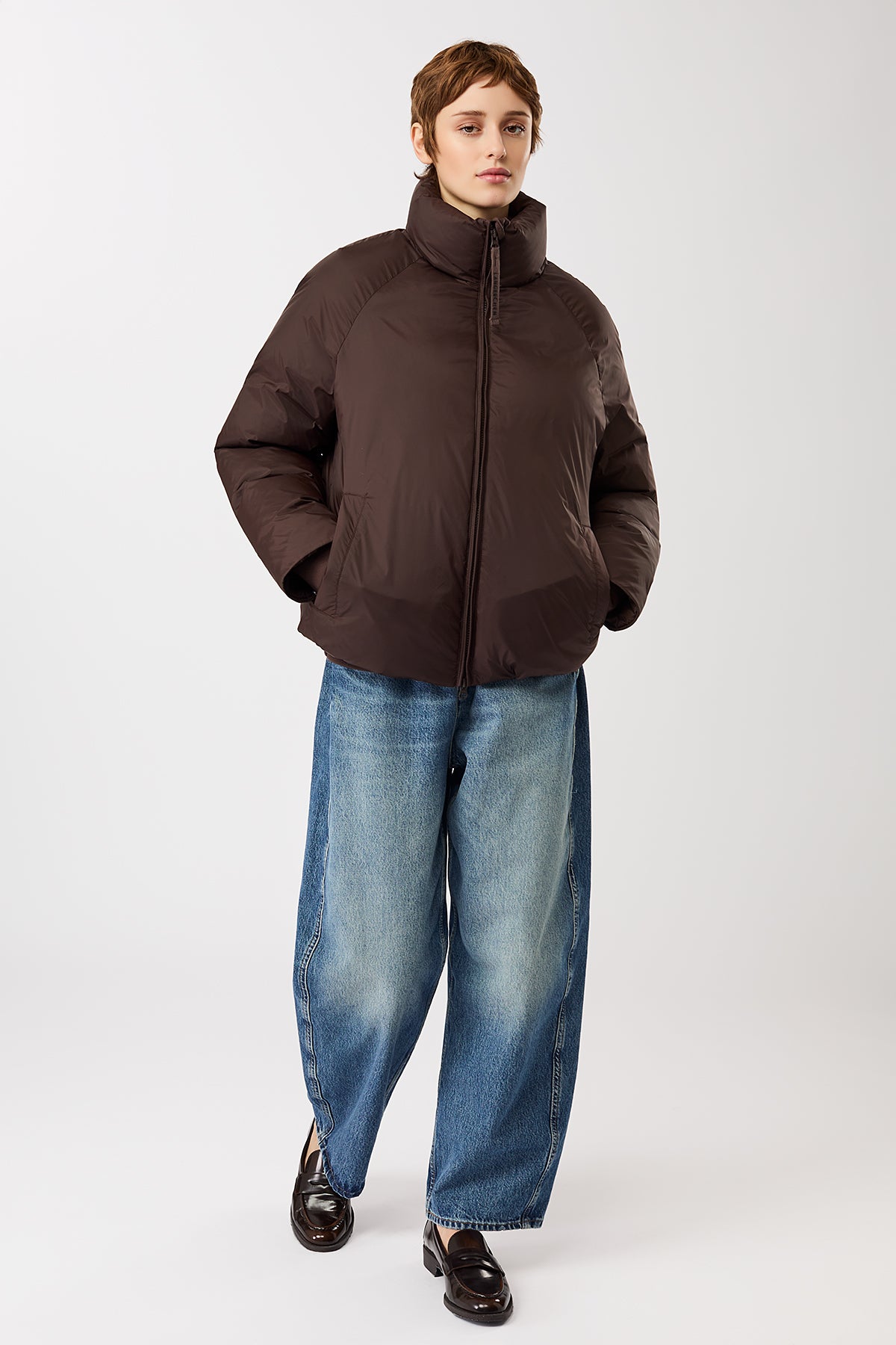 langerchen-lightweight-jacke-aus-eco-daune-kurze-jacke-coffee-braun image 1