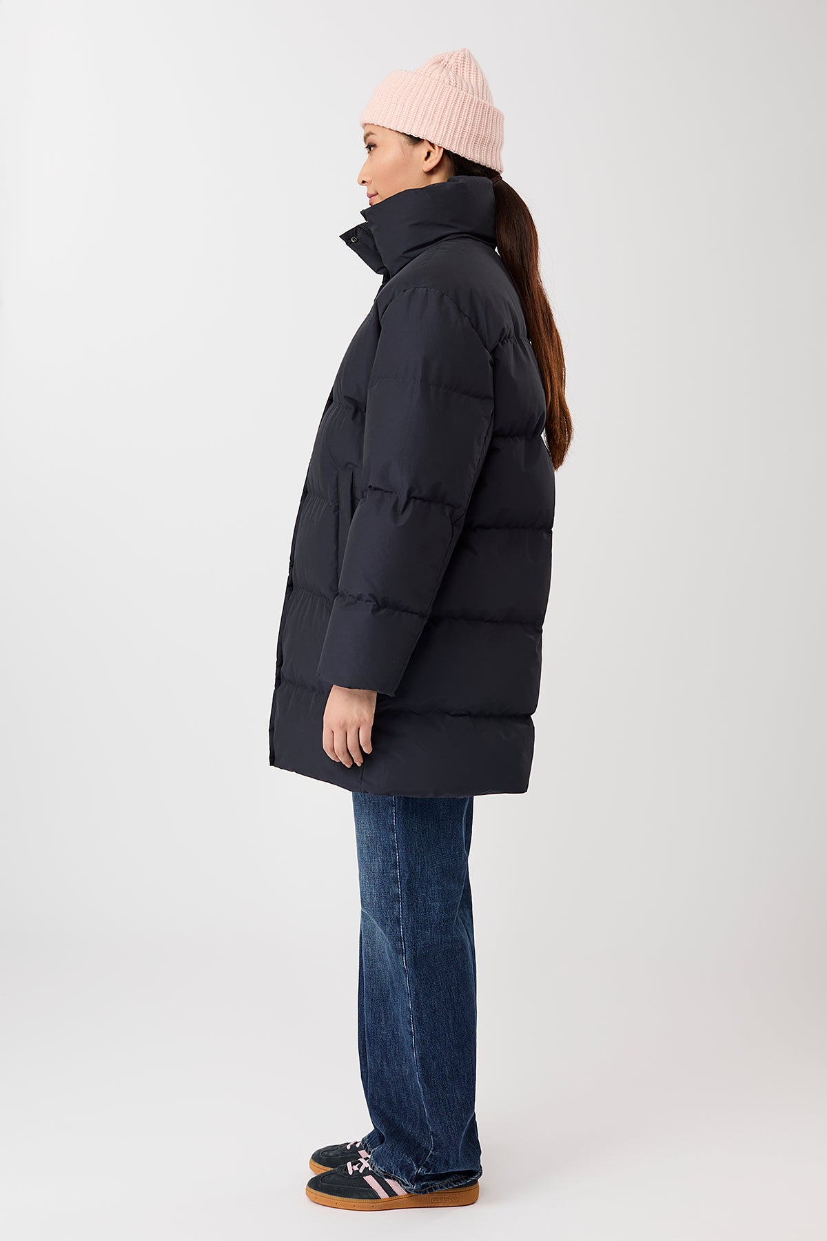 langerchen-jacke-mit-stehkragen-aus-eco-daune-navy-kurz image 3
