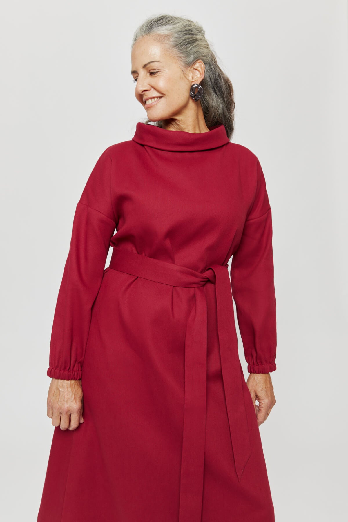 ayani-amalia-midi-winterkleid-mit-rundhals-in-rot-bordo image 7