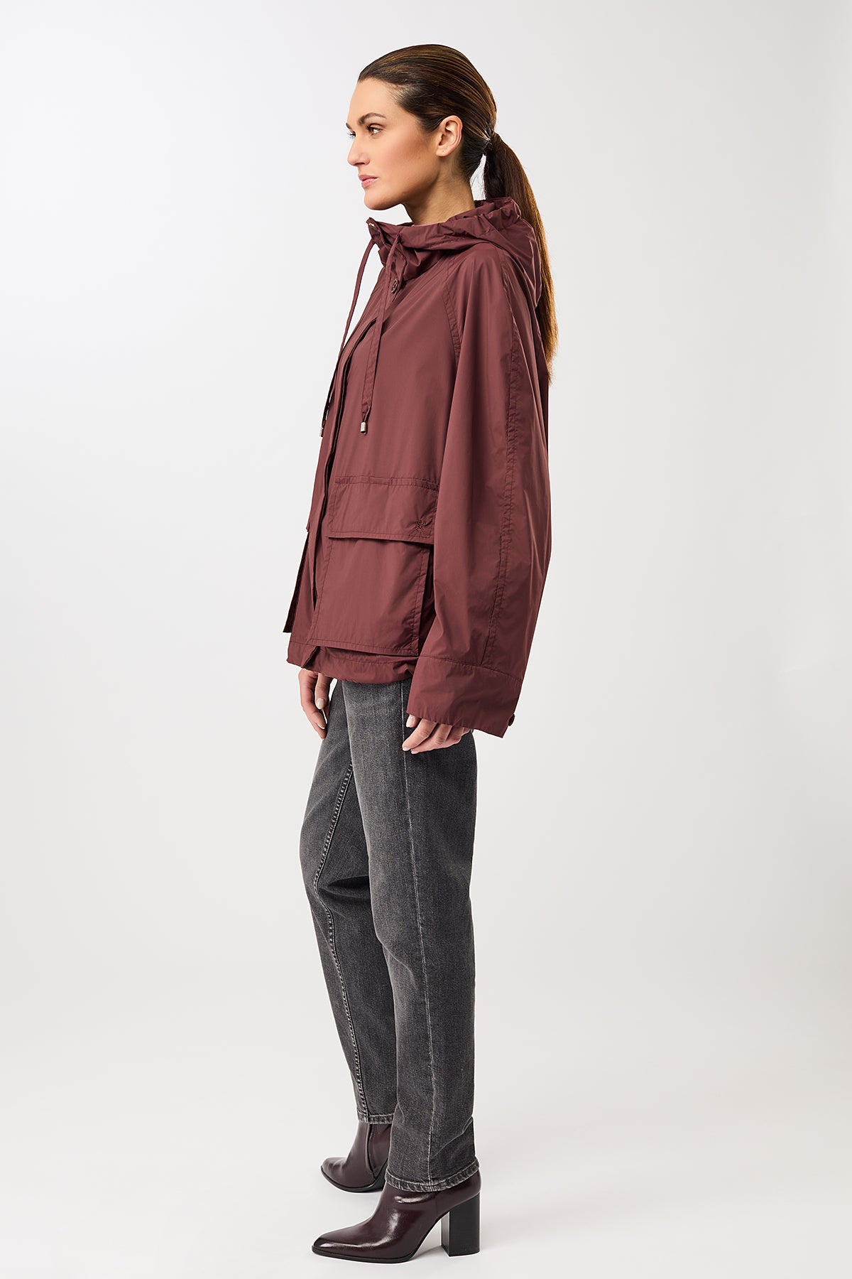 langerchen-kapuzenjacke-mit-gro-en-taschen-rubywood image 2