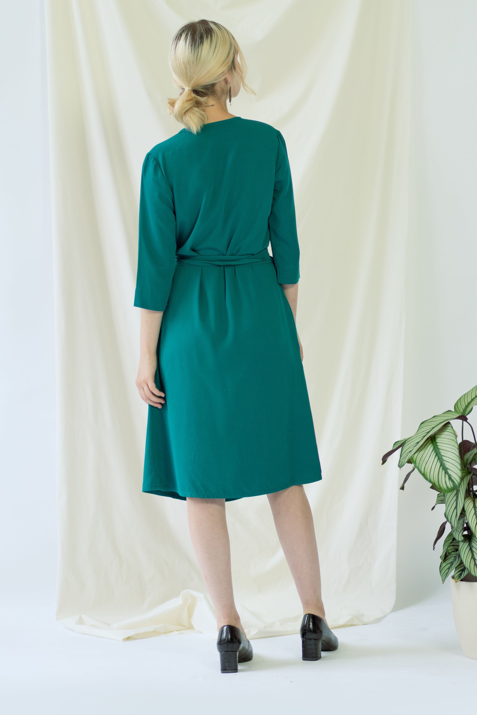 ayani-marlene-wickelkleid-in-forest-green image 6