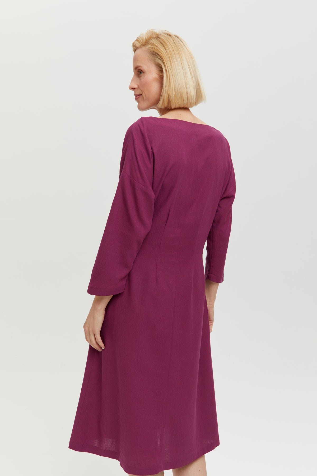 ayani-lusin-midi-leinenkleid-mit-knopfleiste-in-lila image 6