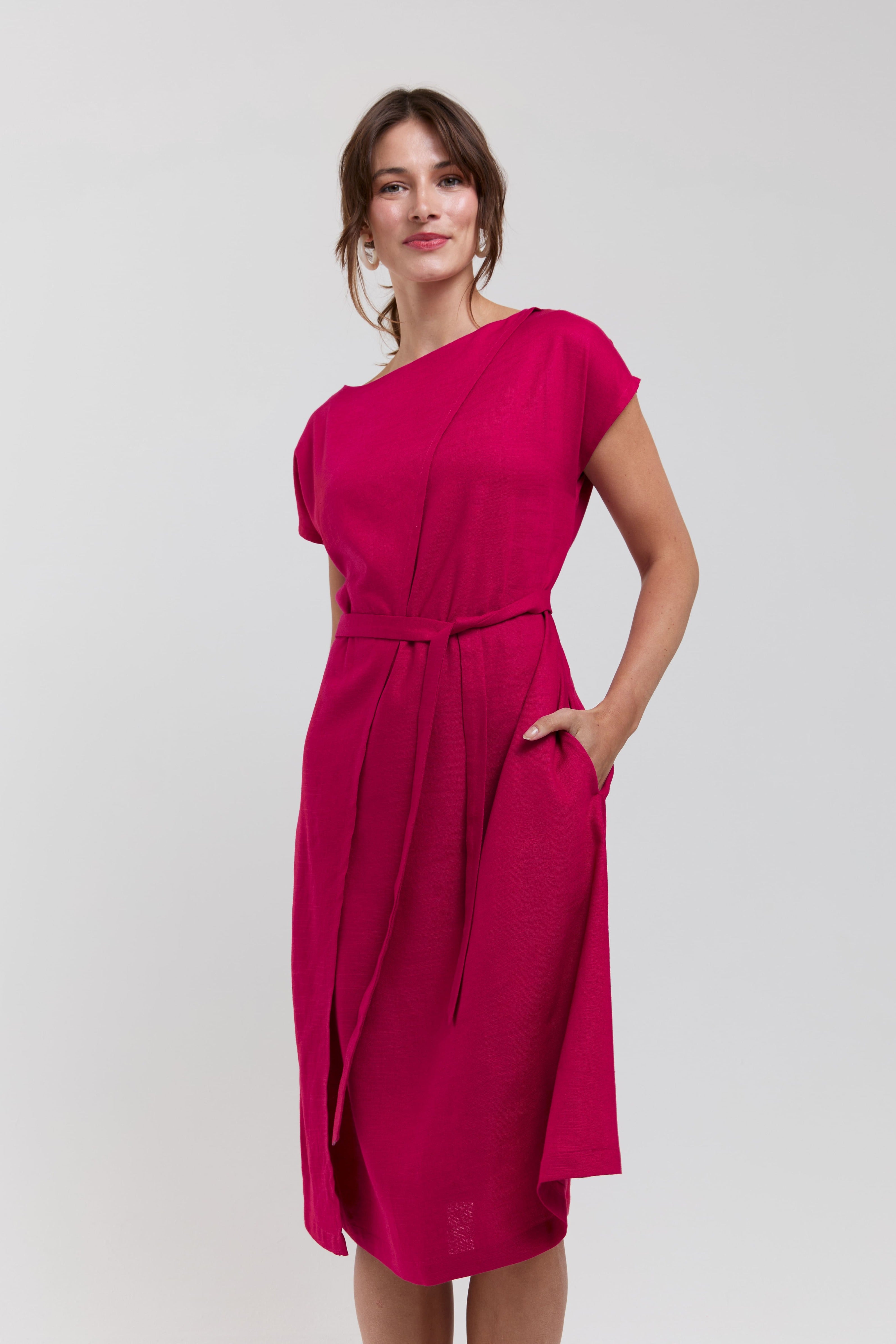 ayani-julia-elegantes-midi-kleid-mit-tailleng-rteln-in-kirschrot image 1
