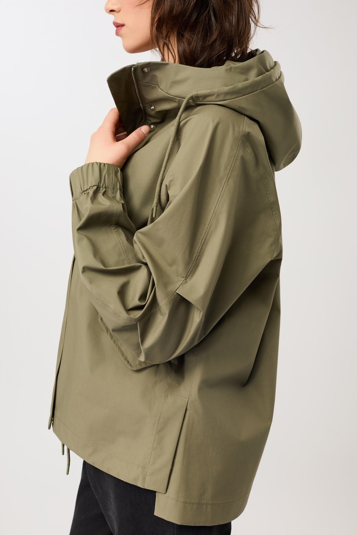 langerchen-kapuzenjacke-mit-falten-am-arm-stone-moss-kurz image 2