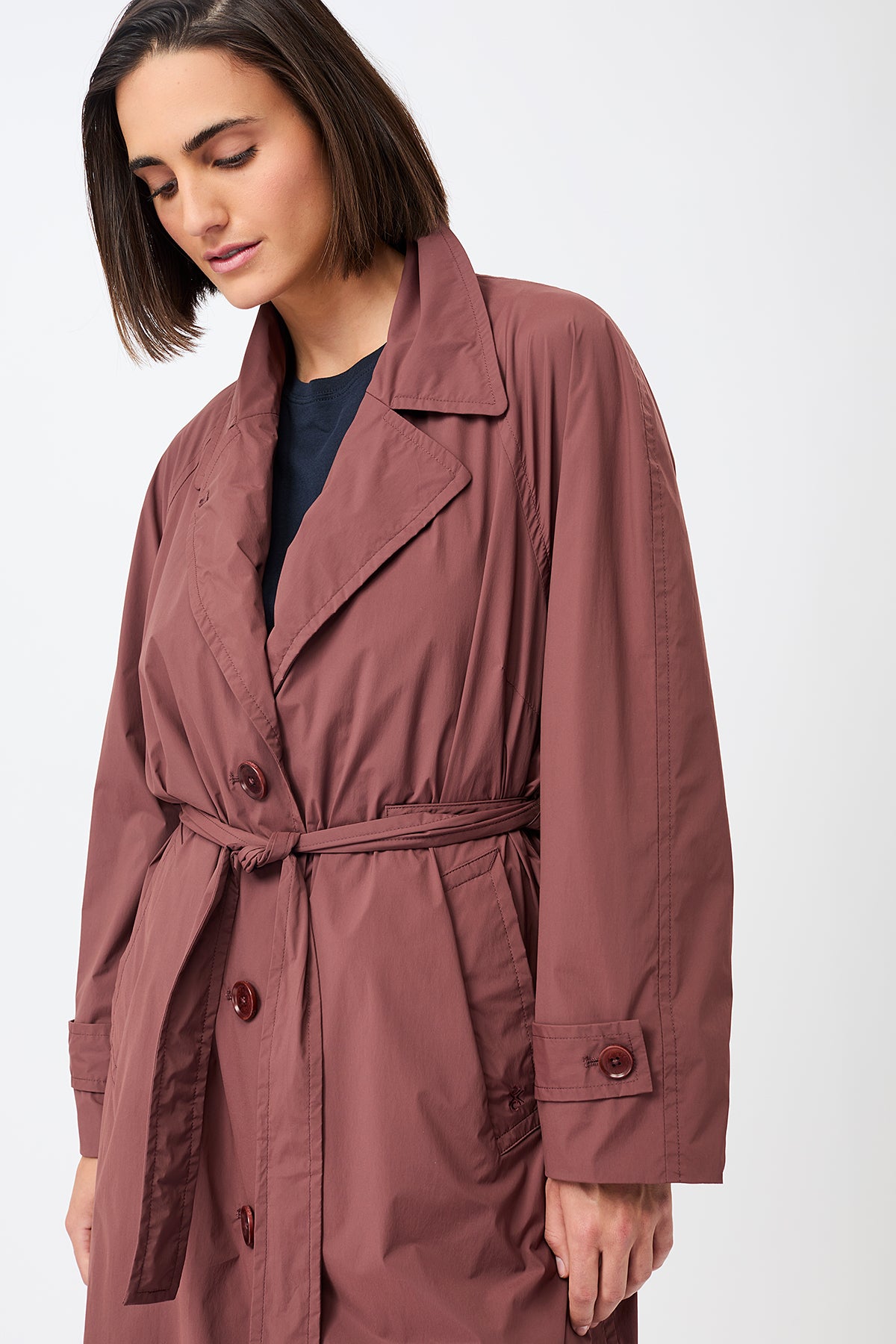 langerchen-leichter-trenchcoat-mit-raglannaht-lange-jacke-in-rubywood image 4