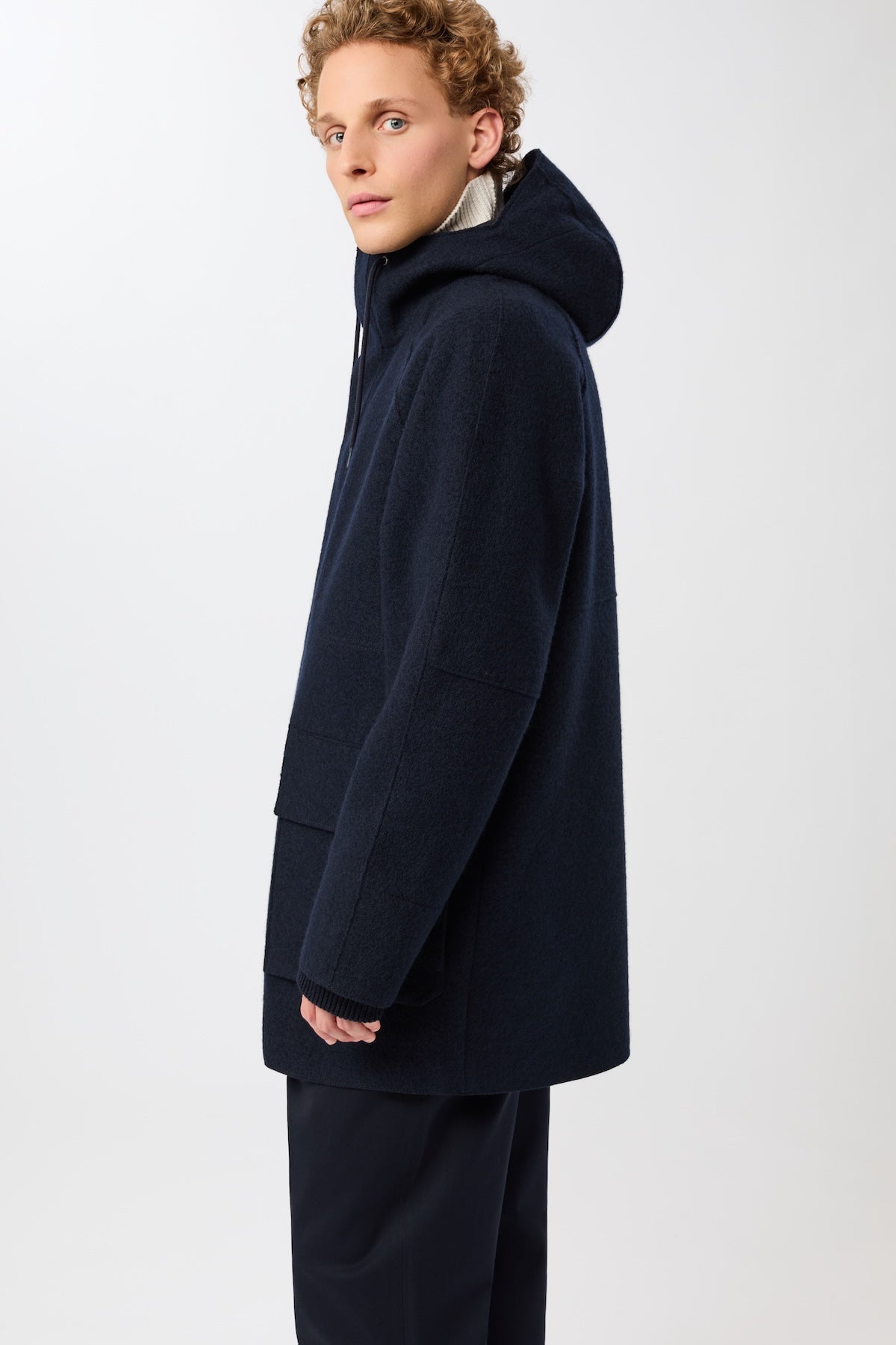 langerchen-parka-aus-techno-felt-mit-gro-en-taschen-navy image 2
