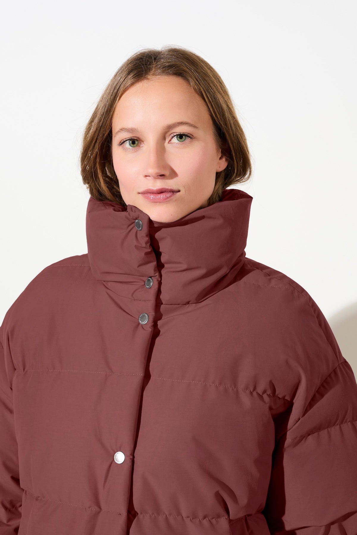 langerchen-gesteppte-jacke-aus-eco-daune-stehkragen-jacke-burgundy image 5