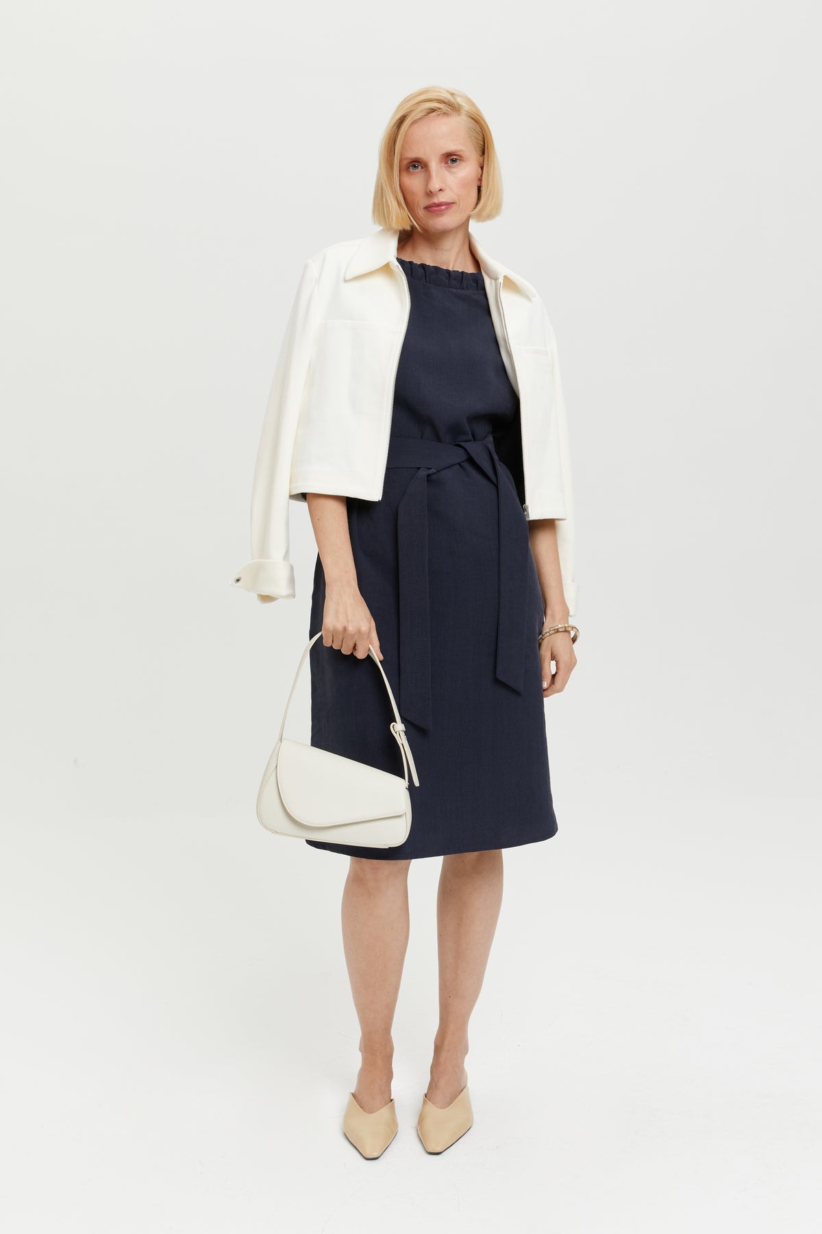 ayani-celine-elegantes-g-rtelkleid-mit-halsausschnitt-element-in-dunkelblau image 6