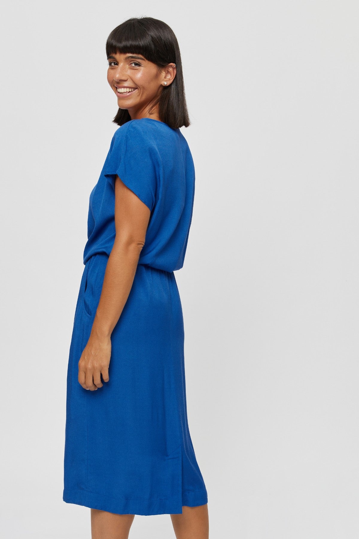ayani-amy-midi-kleid-mit-bleistiftrock-in-classic-blue image 5