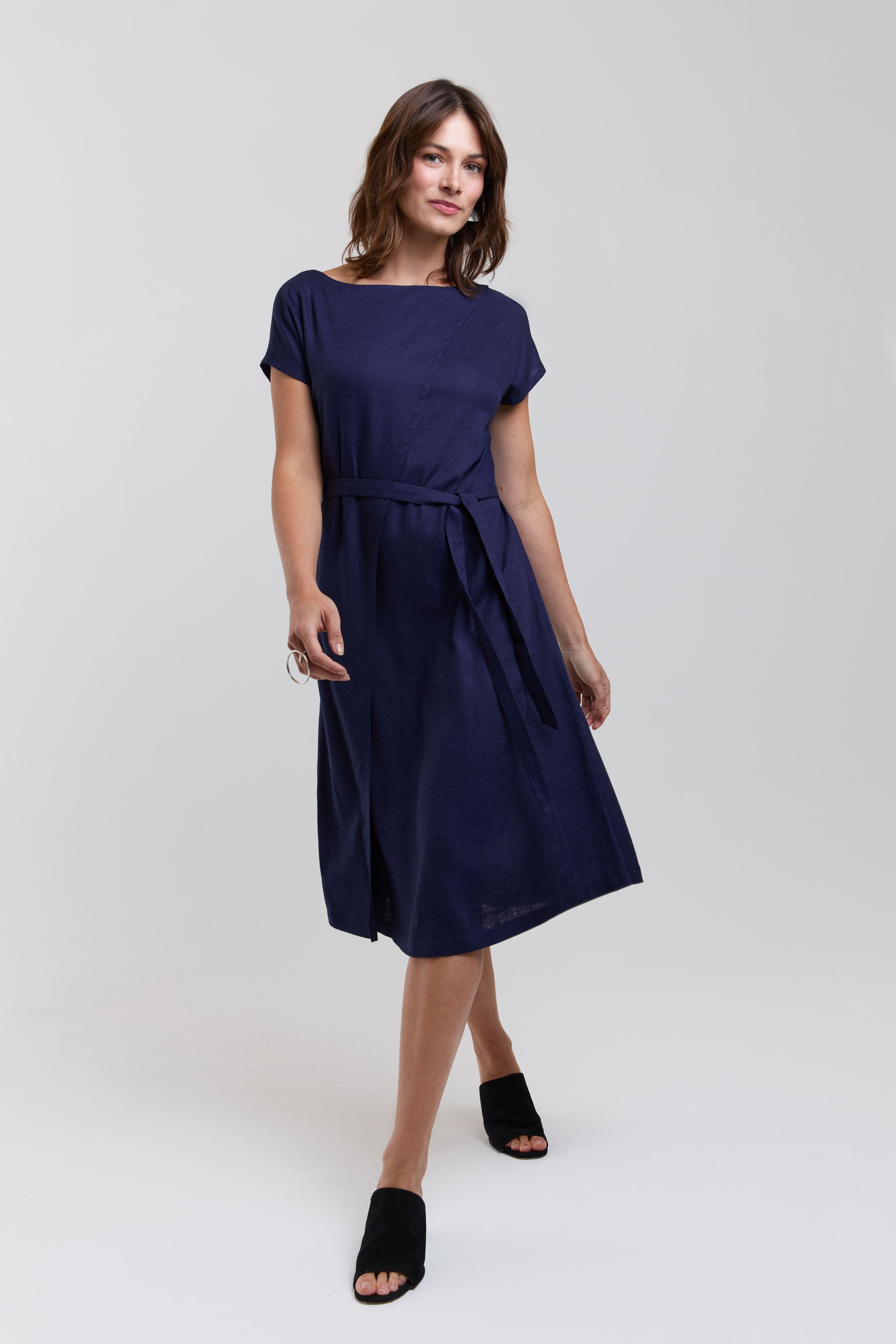 ayani-julia-elegantes-midi-kleid-mit-tailleng-rteln-in-dunkelblau image 3