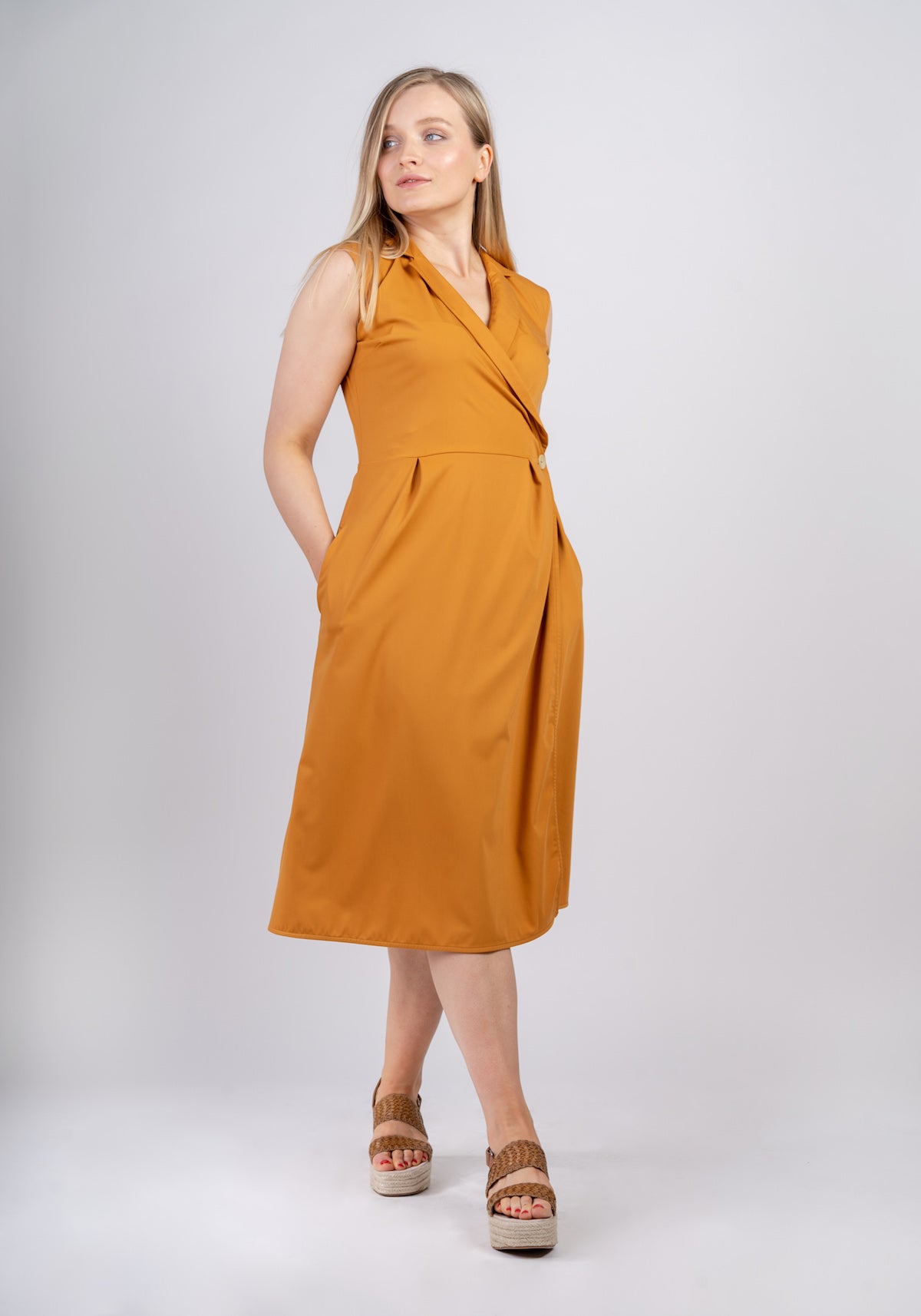 ayani-sara-rmelloses-midi-wickelkleid-in-saffron image 2