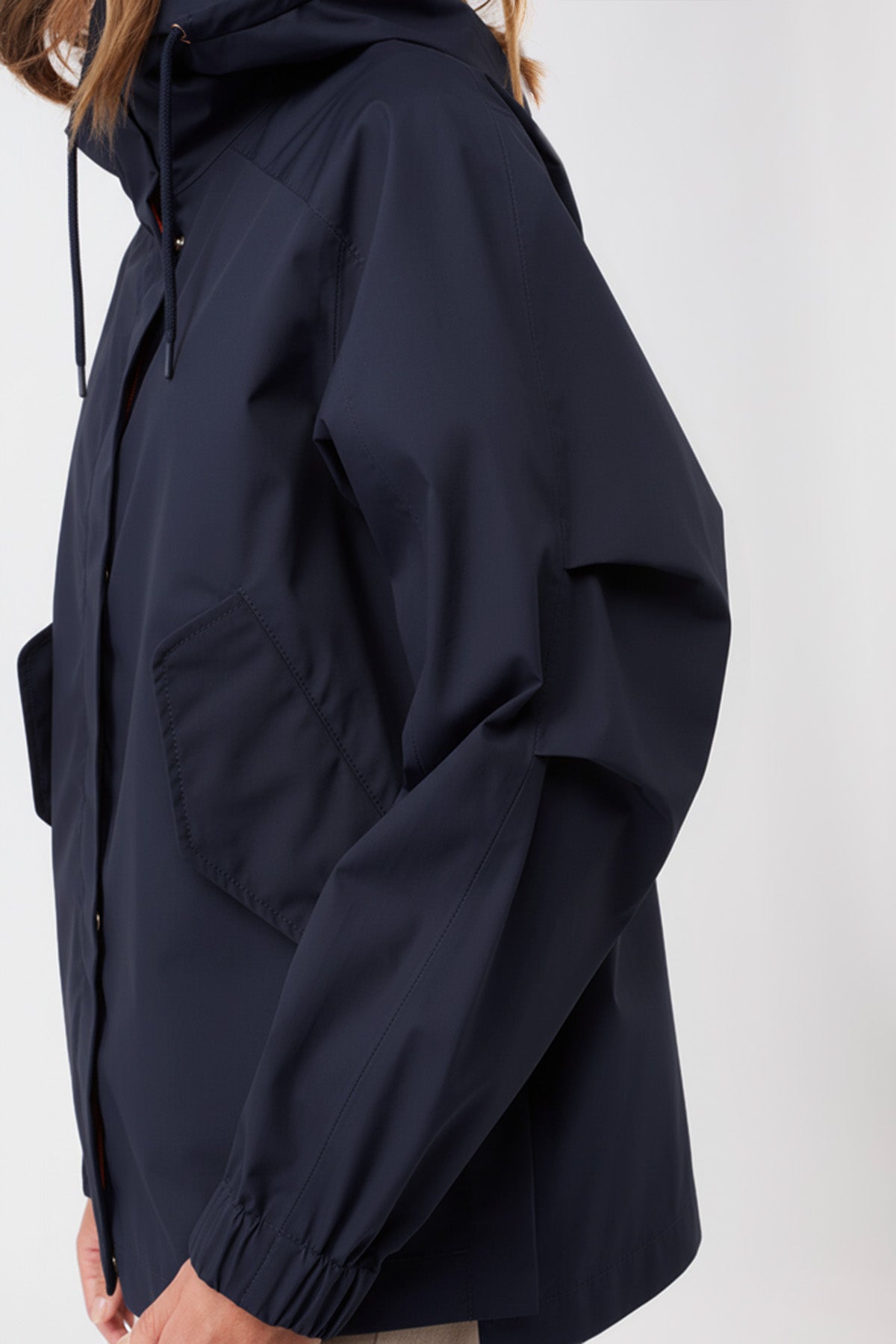 langerchen-kapuzenjacke-mit-falten-am-arm-navy image 4